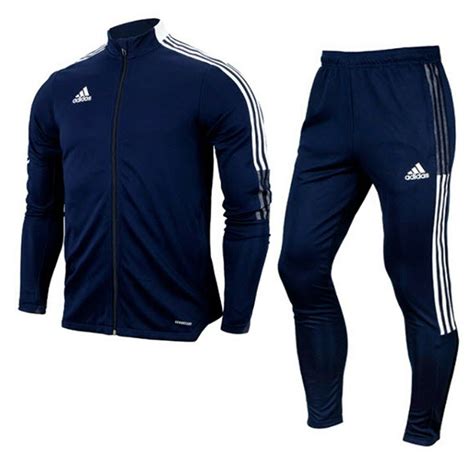 włóż dres męski adidas.